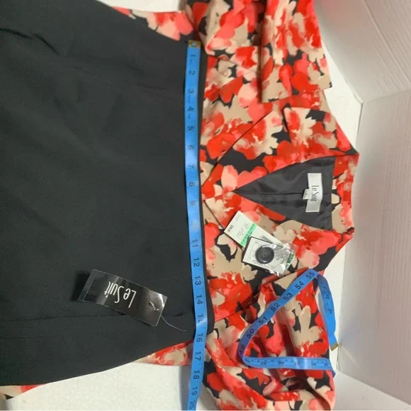 Le Suit pink, red, and Black Floral Blazer and skirt set women’s size 8 NWT - Picture 15 of 17